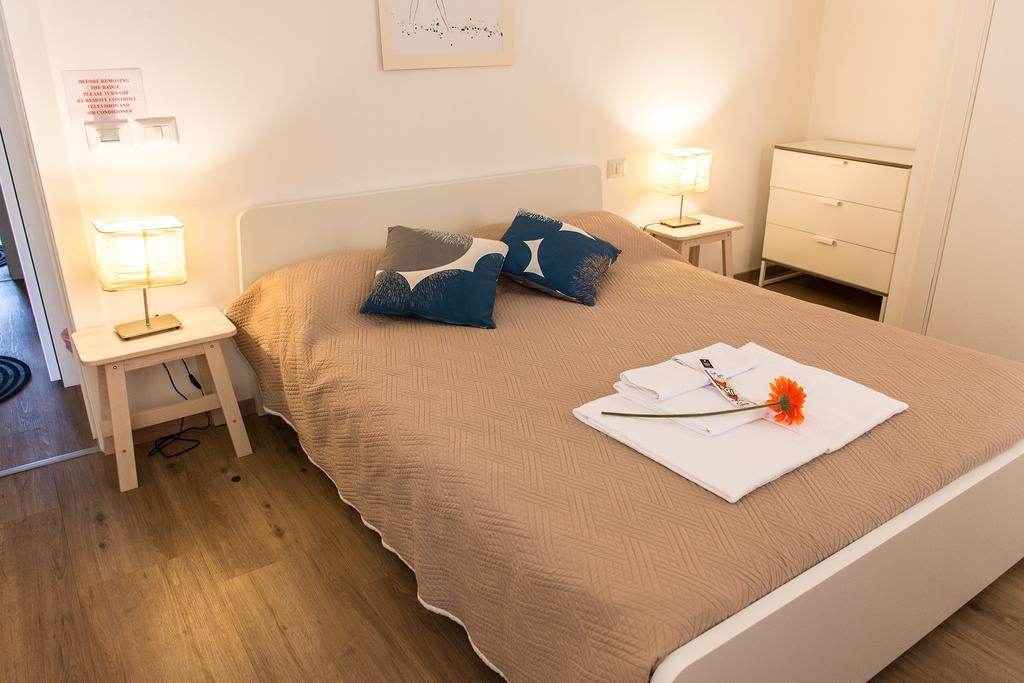 Via Colombo Holiday Rooms Λα Σπέτσια Δωμάτιο φωτογραφία