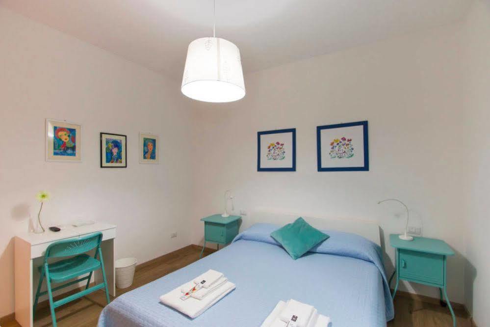 Via Colombo Holiday Rooms Λα Σπέτσια Εξωτερικό φωτογραφία